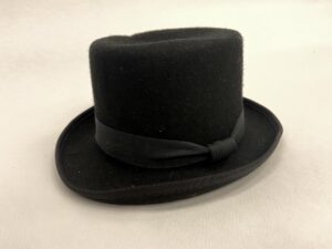 Zwarte hoed met band - Zwarte hoed met band