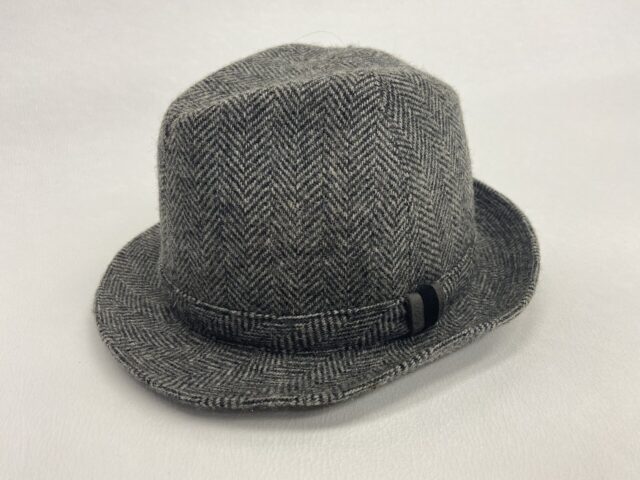 Grijze hoed met visgraatpatroon - Grijze hoed met visgraatpatroon