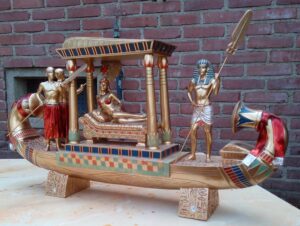 Farao bootje - Beeldje van een Egyptisch bootje met farao